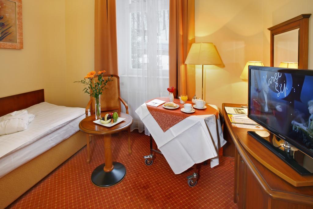 Ensana Centralni Lazne - Maria Spa Marianske Lazne Phòng bức ảnh